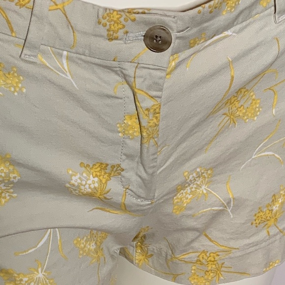 Gap Khakis Shorts Women 0 Yellow Floral Print 3" Shorts Stretch Chino Casual - Picture 5 of 12